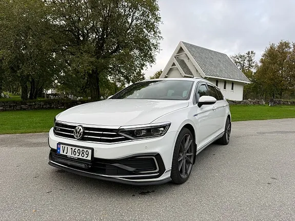 Volkswagen Passat 2020 photo 2