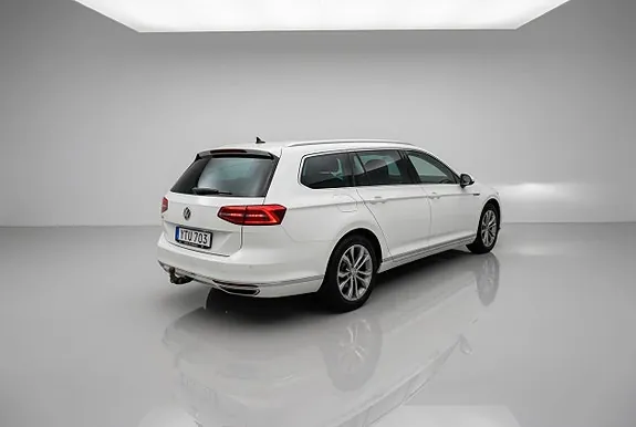 Volkswagen Passat 2018 photo 4
