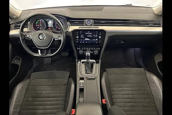 Volkswagen Passat 2018 photo 5