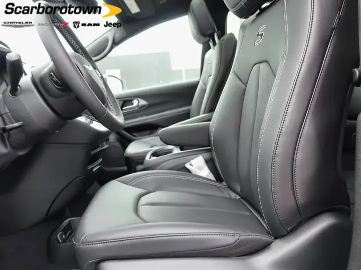 Chrysler Pacifica 2027 photo 4