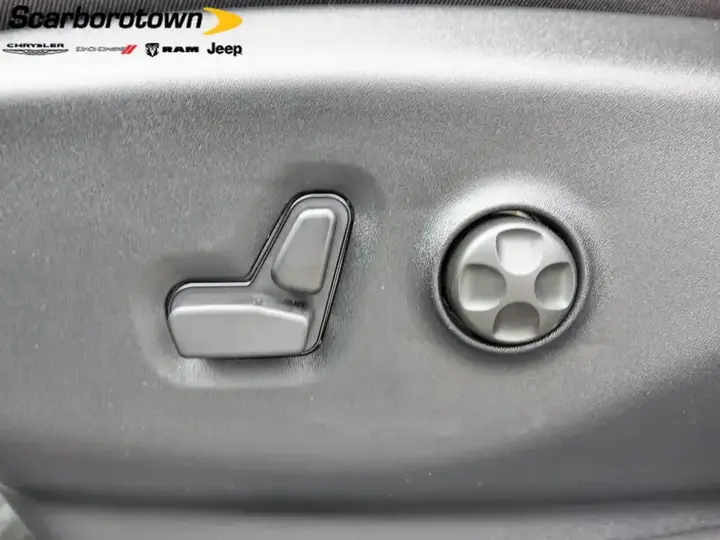 Chrysler Pacifica 2027 photo 5