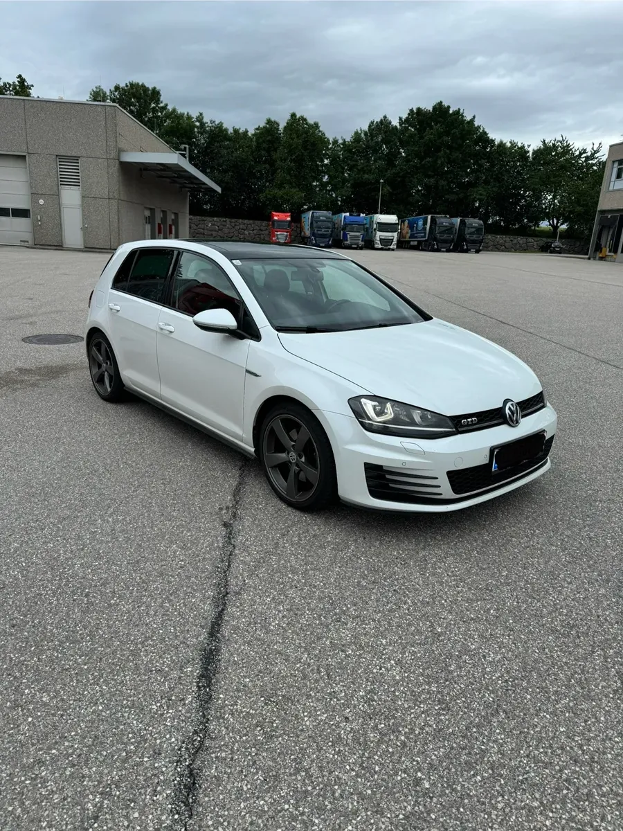 Volkswagen Golf 2013 photo 3