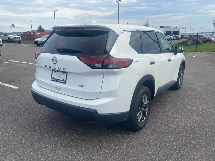 Nissan Rogue 2025 photo 4