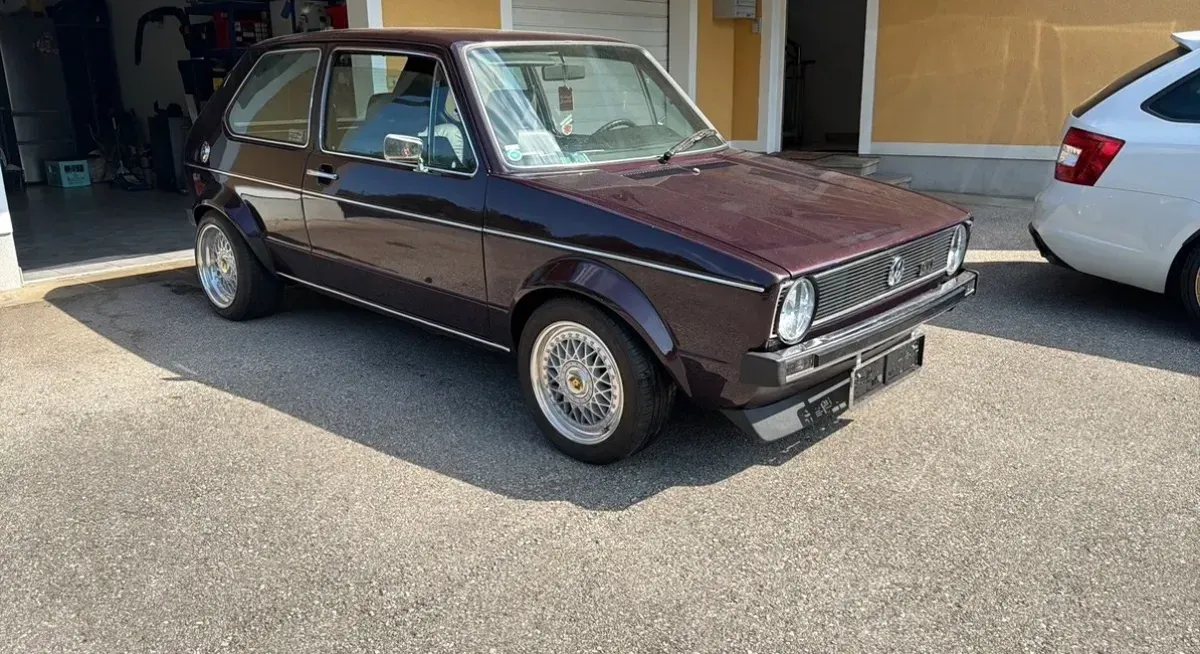 Volkswagen Golf 1972 photo 2