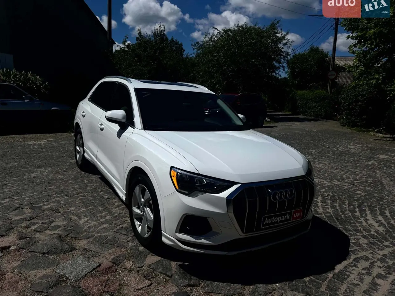 Audi Q3 2019 photo 3