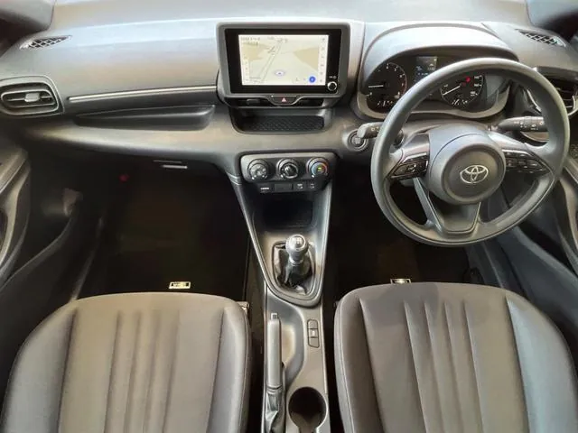 Toyota Yaris 2025 photo 2