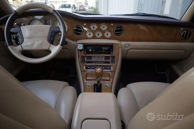 Bentley Arnage 1999 photo 2