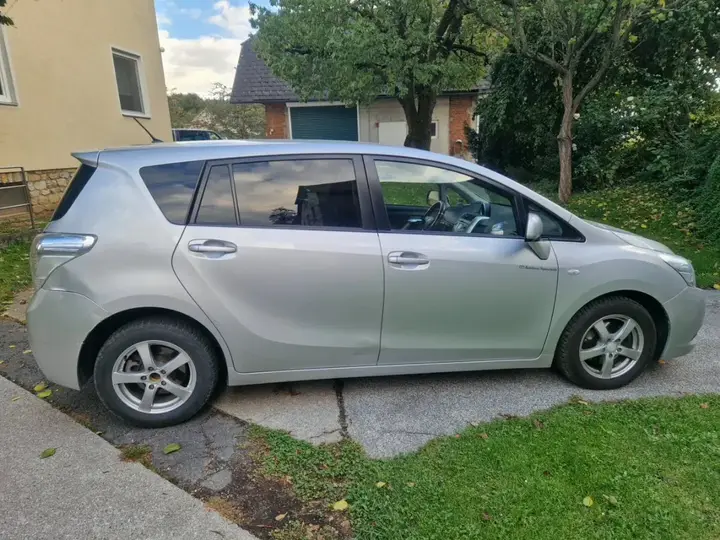 Toyota Verso 2011 photo 3