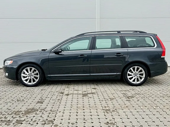 Volvo V70 2014 photo 2
