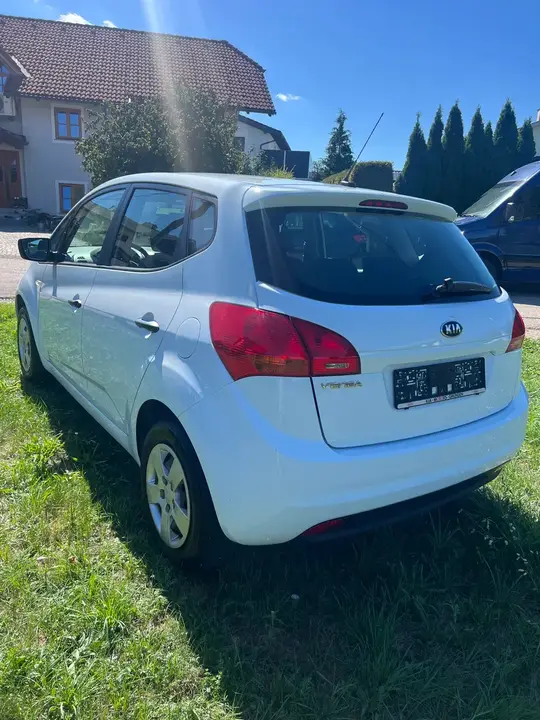 Kia Venga 2015 photo 3