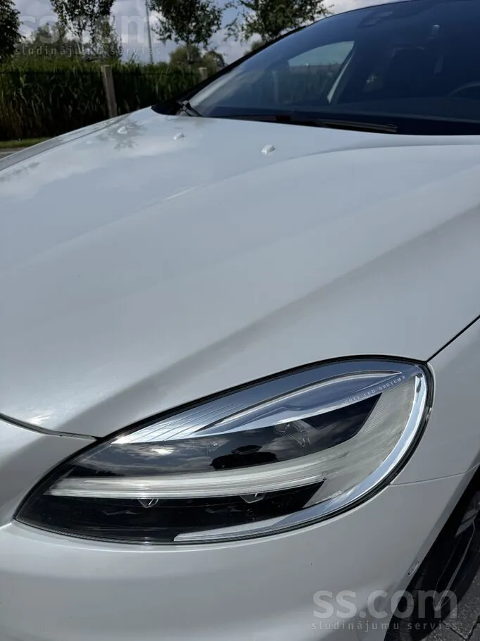 Volvo V40 2018 photo 3