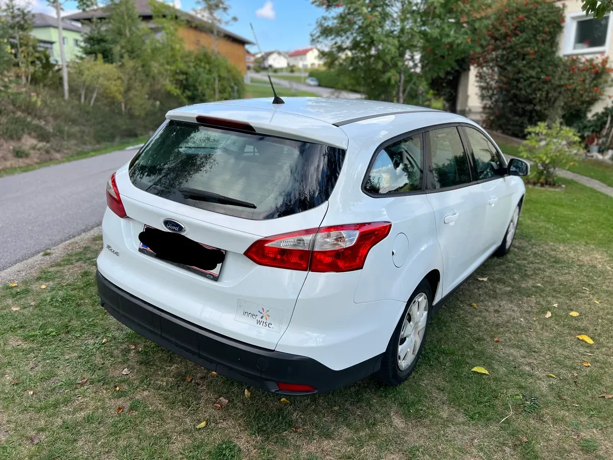 Ford Focus 2012 photo 3