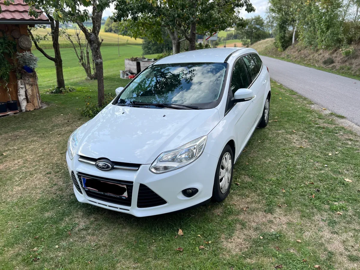 Ford Focus 2012 photo 2