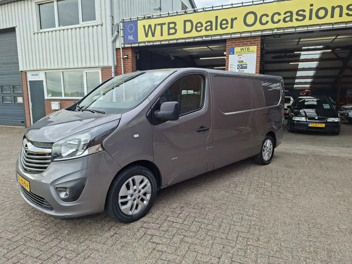 Opel Vivaro 2015 photo 2