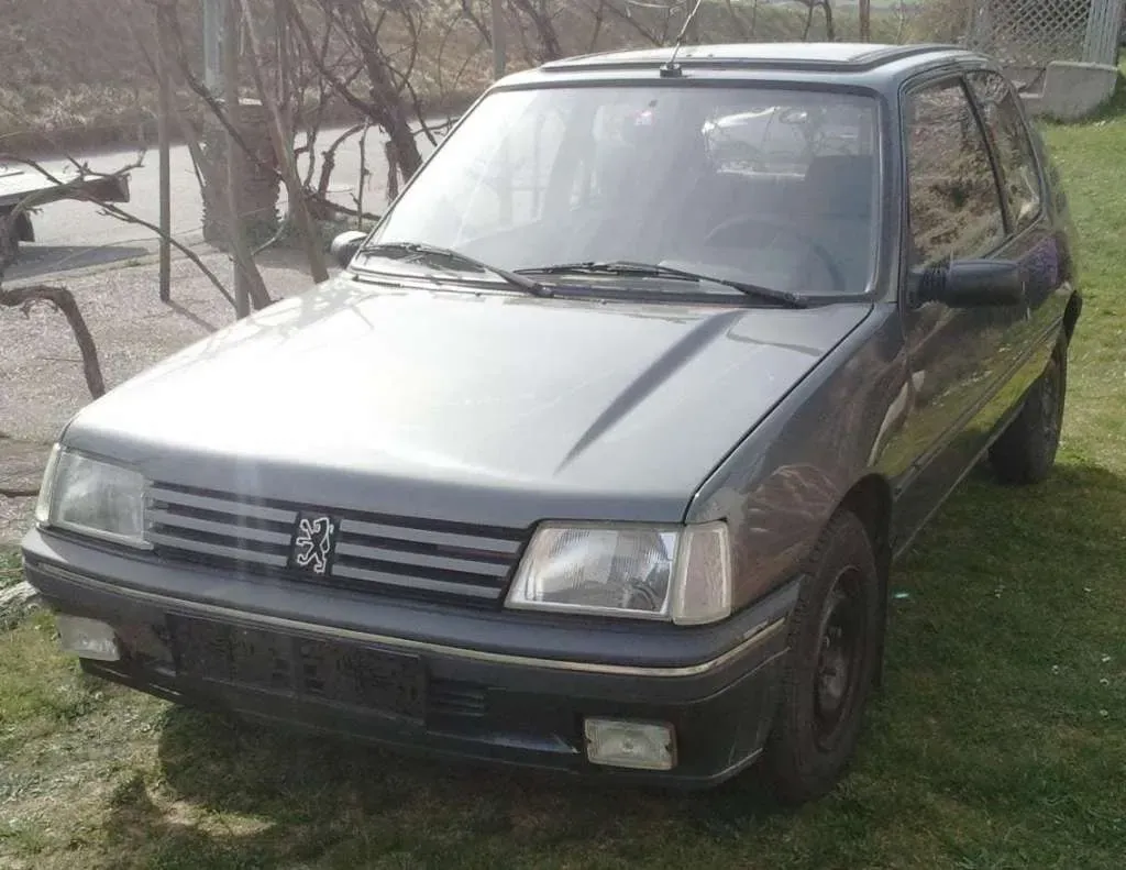 Peugeot 205