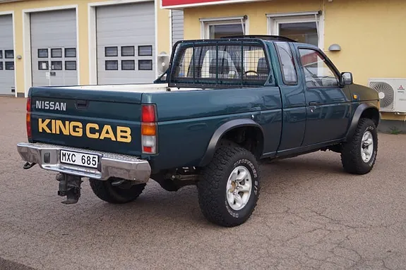 Nissan Navara 1987 photo 4