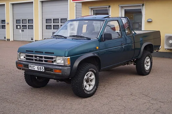 Nissan Navara 1987 photo 2