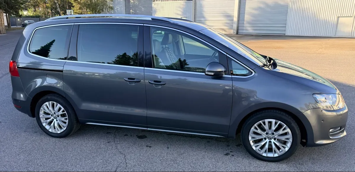 Volkswagen Sharan 2011 photo 2