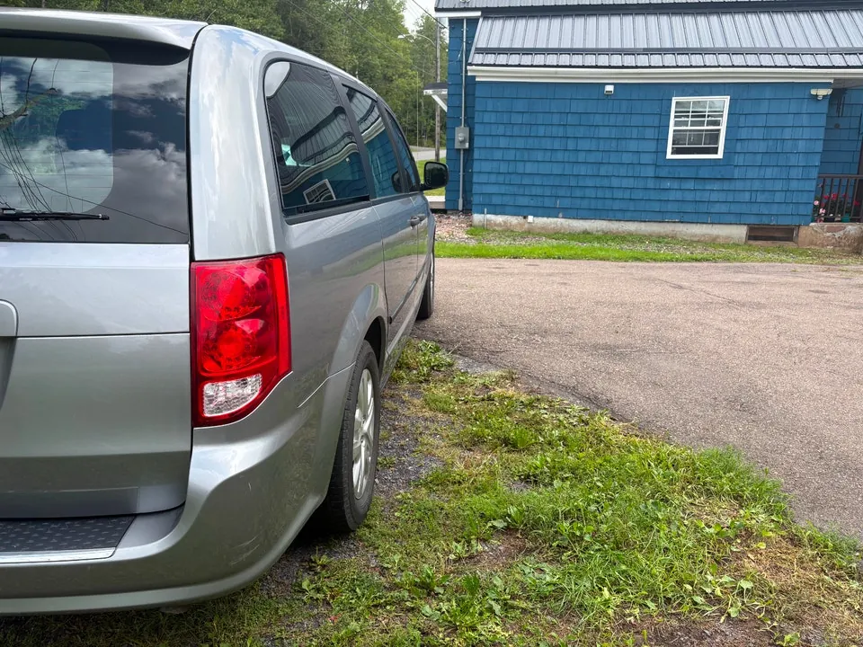 Dodge Grand Caravan 2016 photo 2