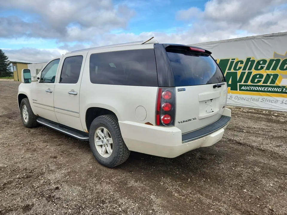 GMC Yukon Xl 2014 photo 3