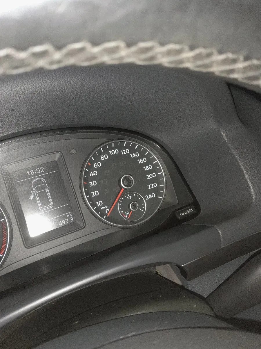 Volkswagen Touran 2013 photo 3
