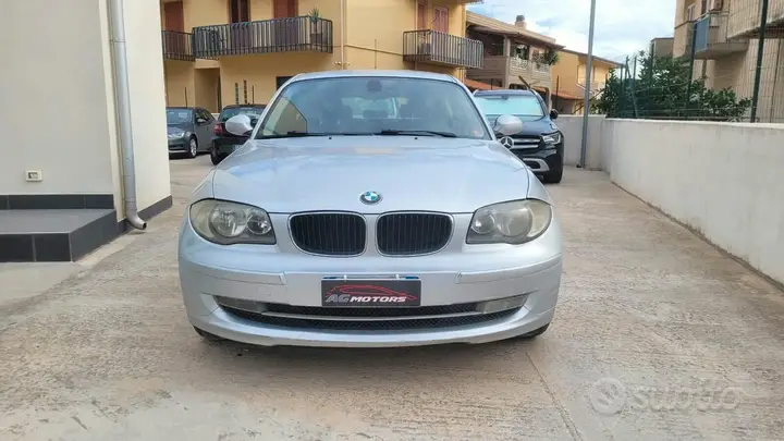 BMW 118D 2007 photo 2