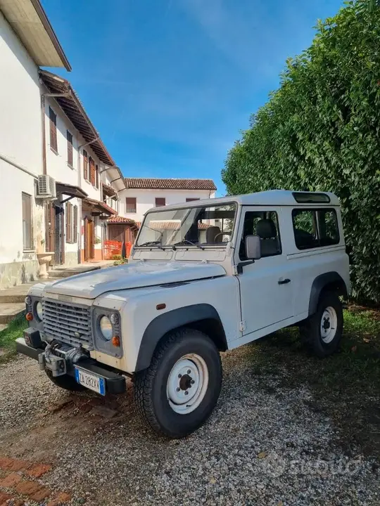 Land Rover Defender