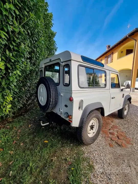 Land Rover Defender 2006 photo 3