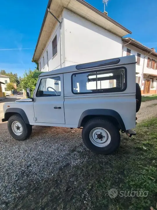 Land Rover Defender 2006 photo 4