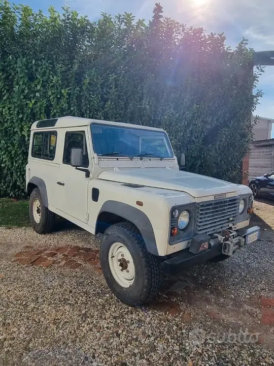 Land Rover Defender 2006 photo 2