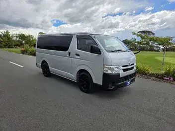 Toyota Hiace 2021 photo 2