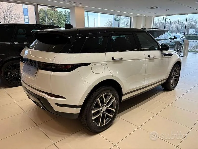 Land Rover Range Rover Evoque 2026 photo 2
