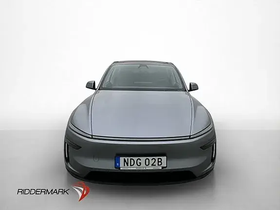 Tesla Model Y 2025 photo 2