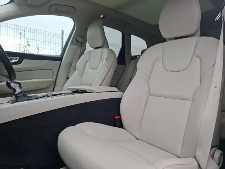 Volvo Xc60 2019 photo 5