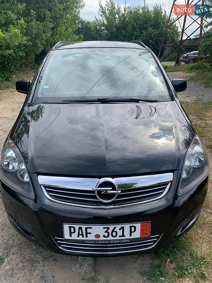 Opel Zafira 2012 photo 2
