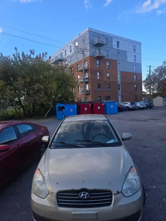 Hyundai Accent 2010 photo 4