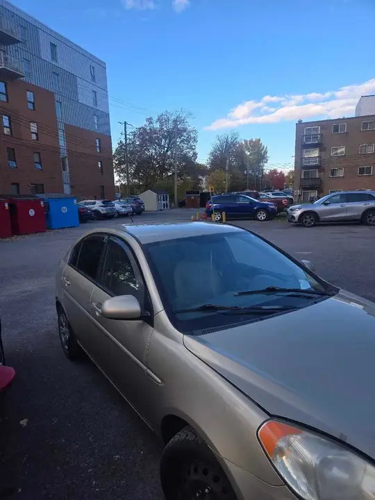 Hyundai Accent 2010 photo 3