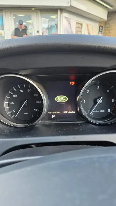 Land Rover Discovery Sport 2016 photo 2