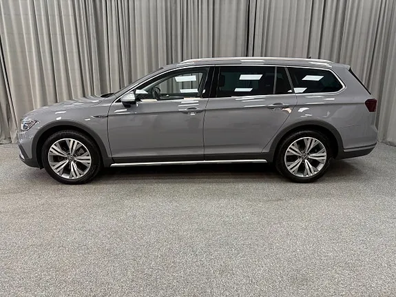 Volkswagen Passat Alltrack 2024 photo 2