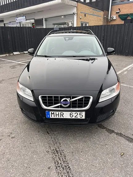 Volvo V70 2012 photo 2