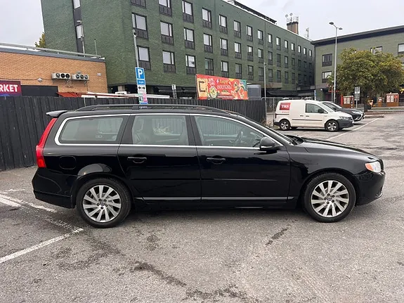 Volvo V70 2012 photo 3