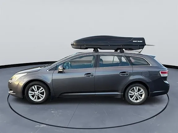 Toyota Avensis 2010 photo 2