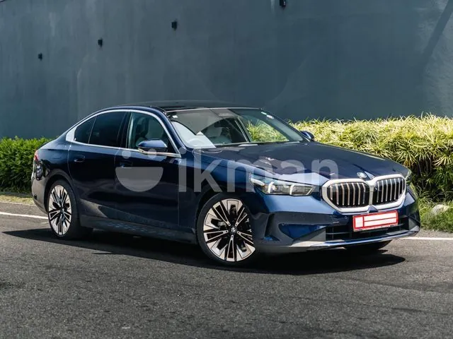 BMW 523I 2023 photo 2