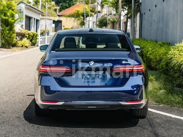 BMW 523I 2023 photo 3