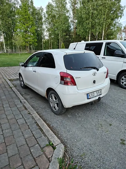 Toyota Yaris 2010 photo 4
