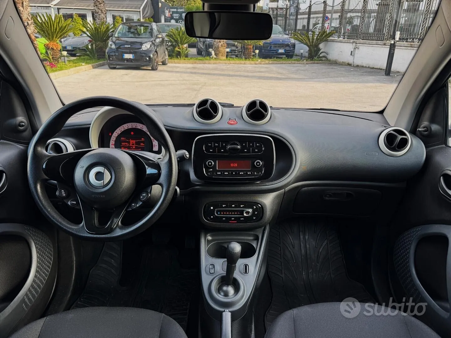 Smart Fortwo 2019 photo 2
