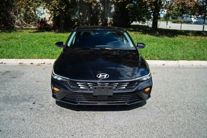 Hyundai Elantra 2024 photo 2