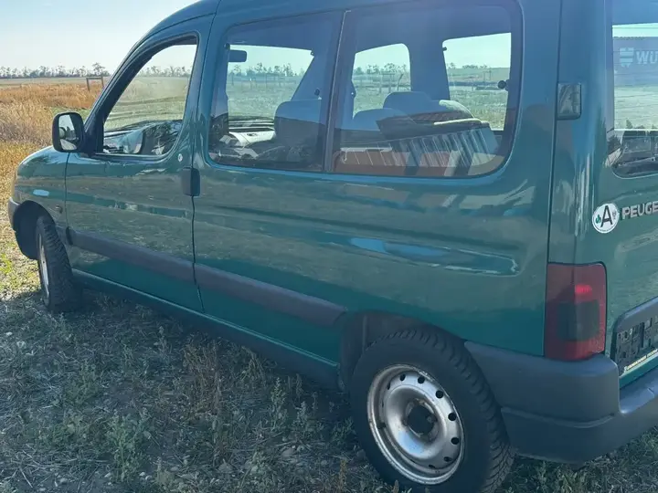 Peugeot Partner 1996 photo 2