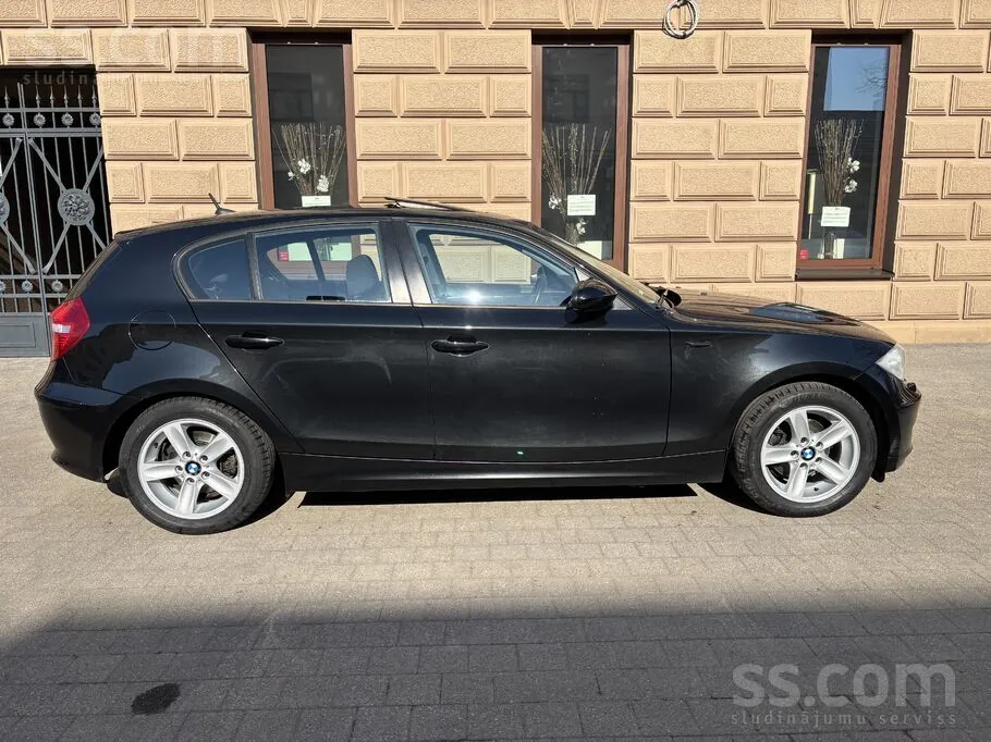 BMW 1 Series 2009 photo 3
