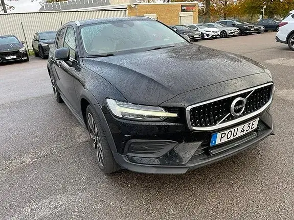 Volvo V60 Cross Country 2021 photo 2